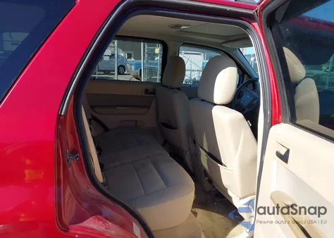 2011 Ford Escape Xlt z USA, uszkodzony, nr VIN 1FMCU9DG5BKB28587